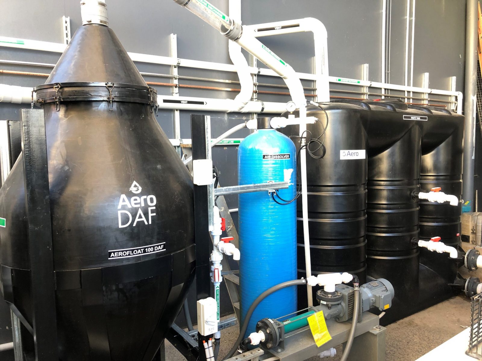 Dissolved air flotation DAF wastewater treatment system DAF plant process Dissolved air flotation system for wastewater treatment, DAF plant process
